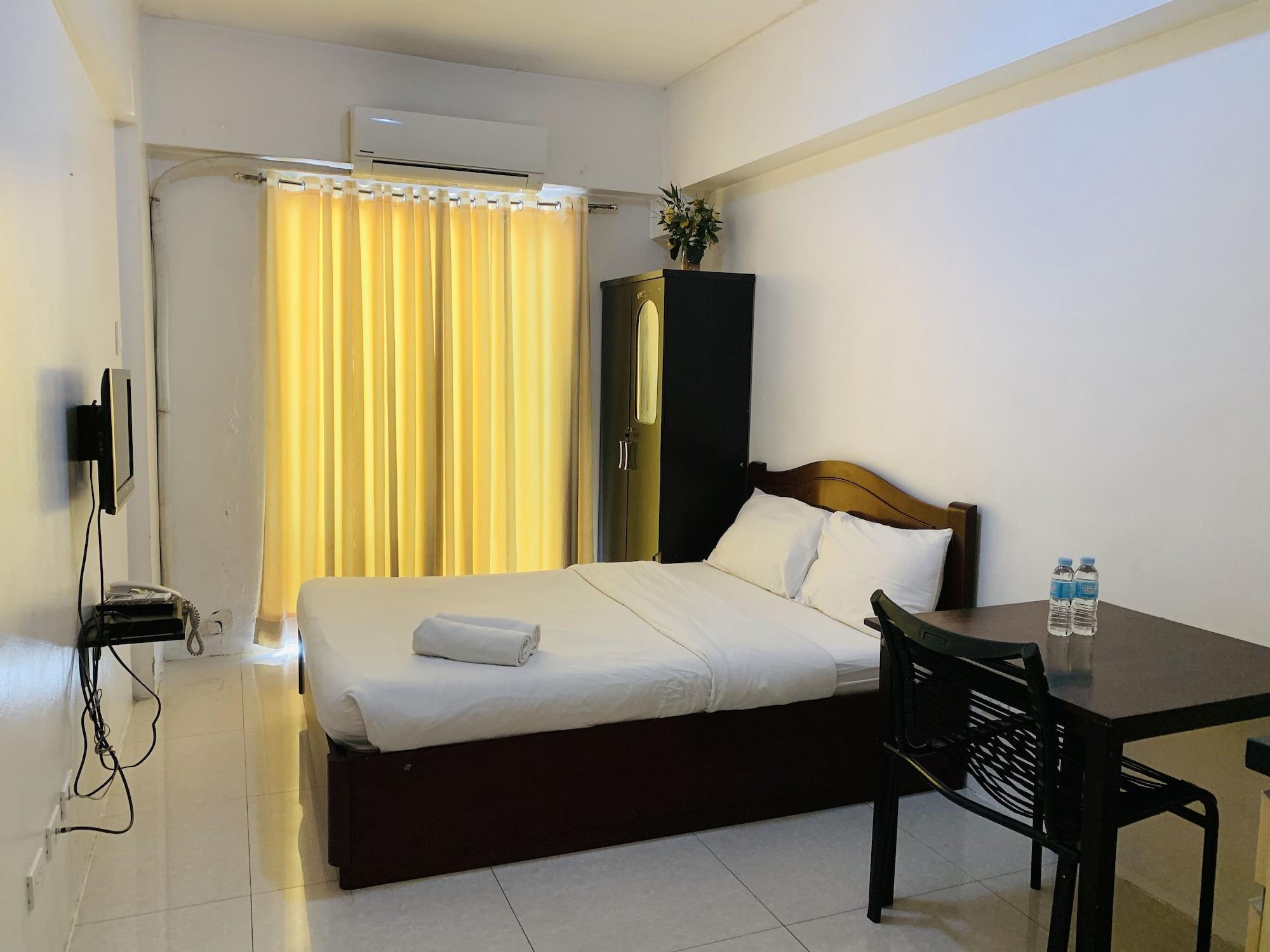 Oyo 893 Dian Suites Makati Manille Extérieur photo