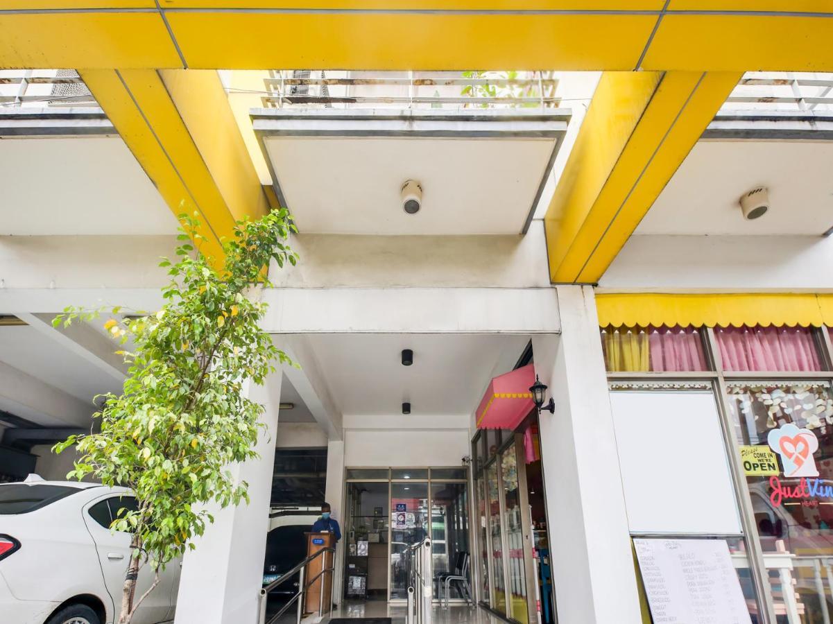 Oyo 893 Dian Suites Makati Manille Extérieur photo