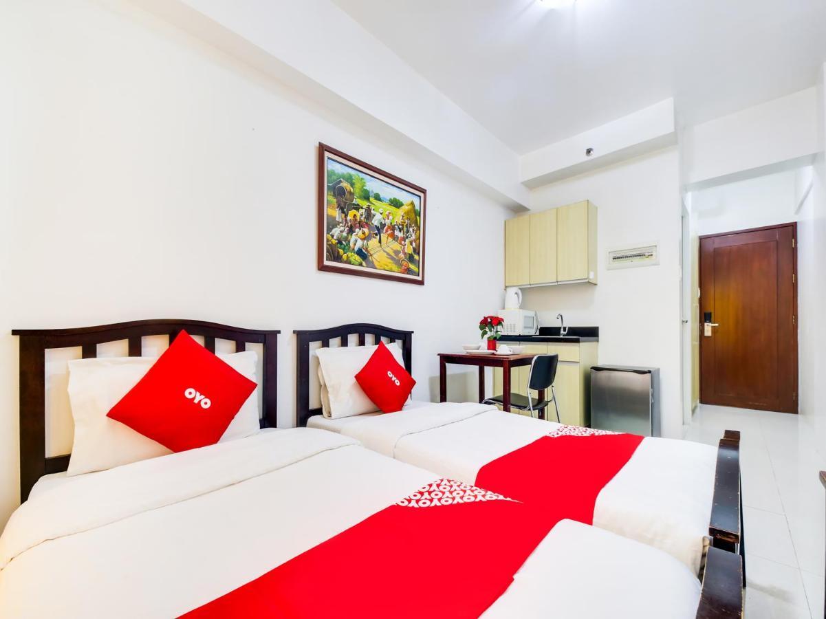 Oyo 893 Dian Suites Makati Manille Extérieur photo