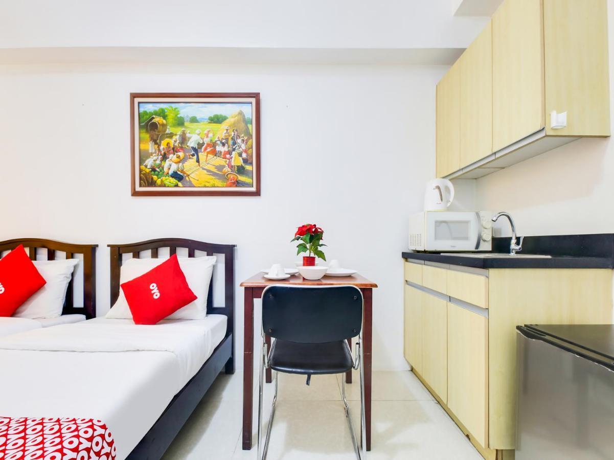Oyo 893 Dian Suites Makati Manille Extérieur photo