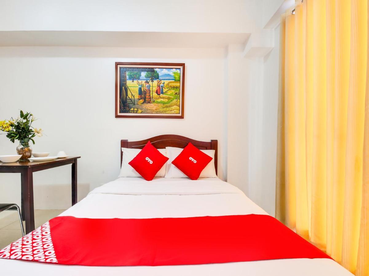 Oyo 893 Dian Suites Makati Manille Extérieur photo
