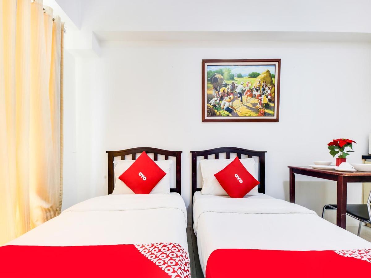 Oyo 893 Dian Suites Makati Manille Extérieur photo