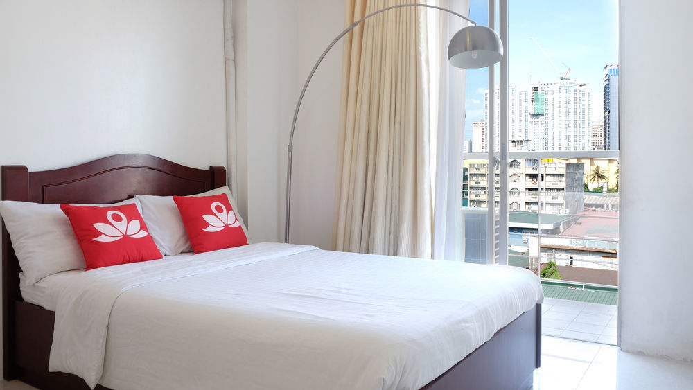 Oyo 893 Dian Suites Makati Manille Extérieur photo