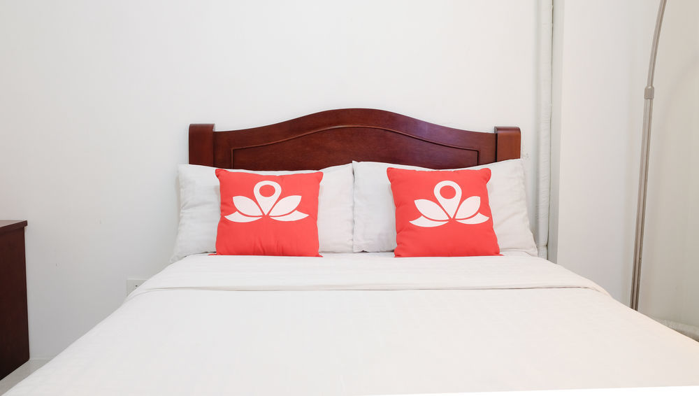 Oyo 893 Dian Suites Makati Manille Extérieur photo