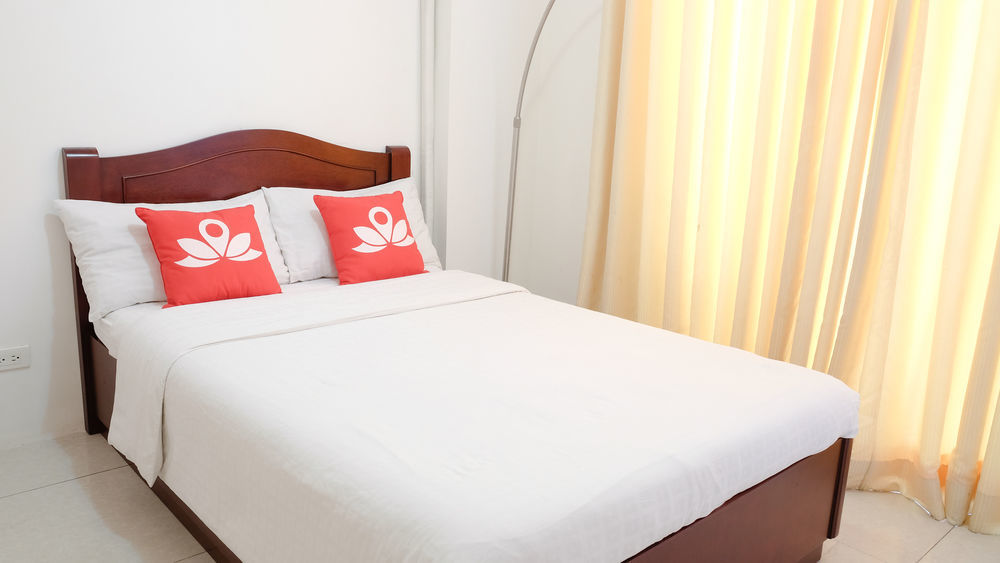 Oyo 893 Dian Suites Makati Manille Extérieur photo