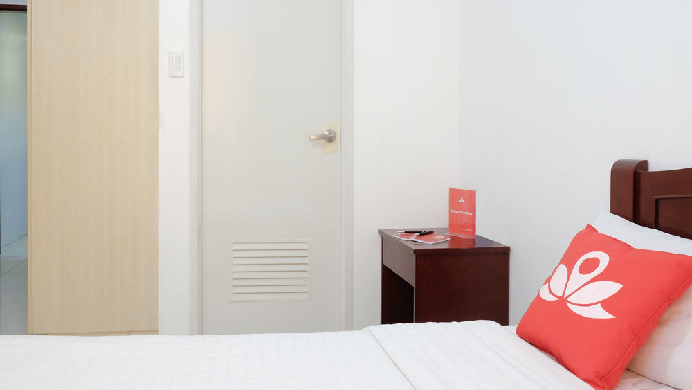 Oyo 893 Dian Suites Makati Manille Extérieur photo