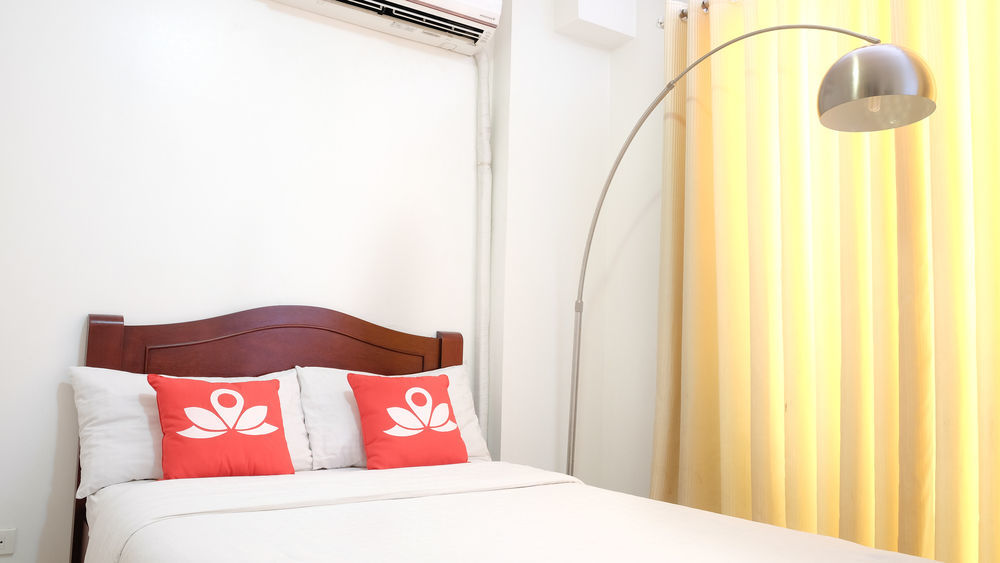 Oyo 893 Dian Suites Makati Manille Extérieur photo