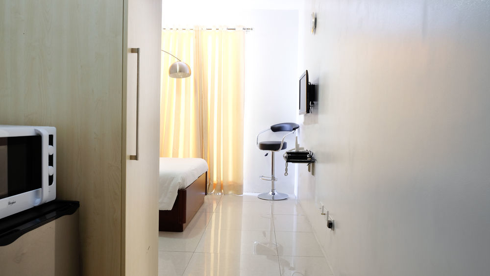 Oyo 893 Dian Suites Makati Manille Extérieur photo