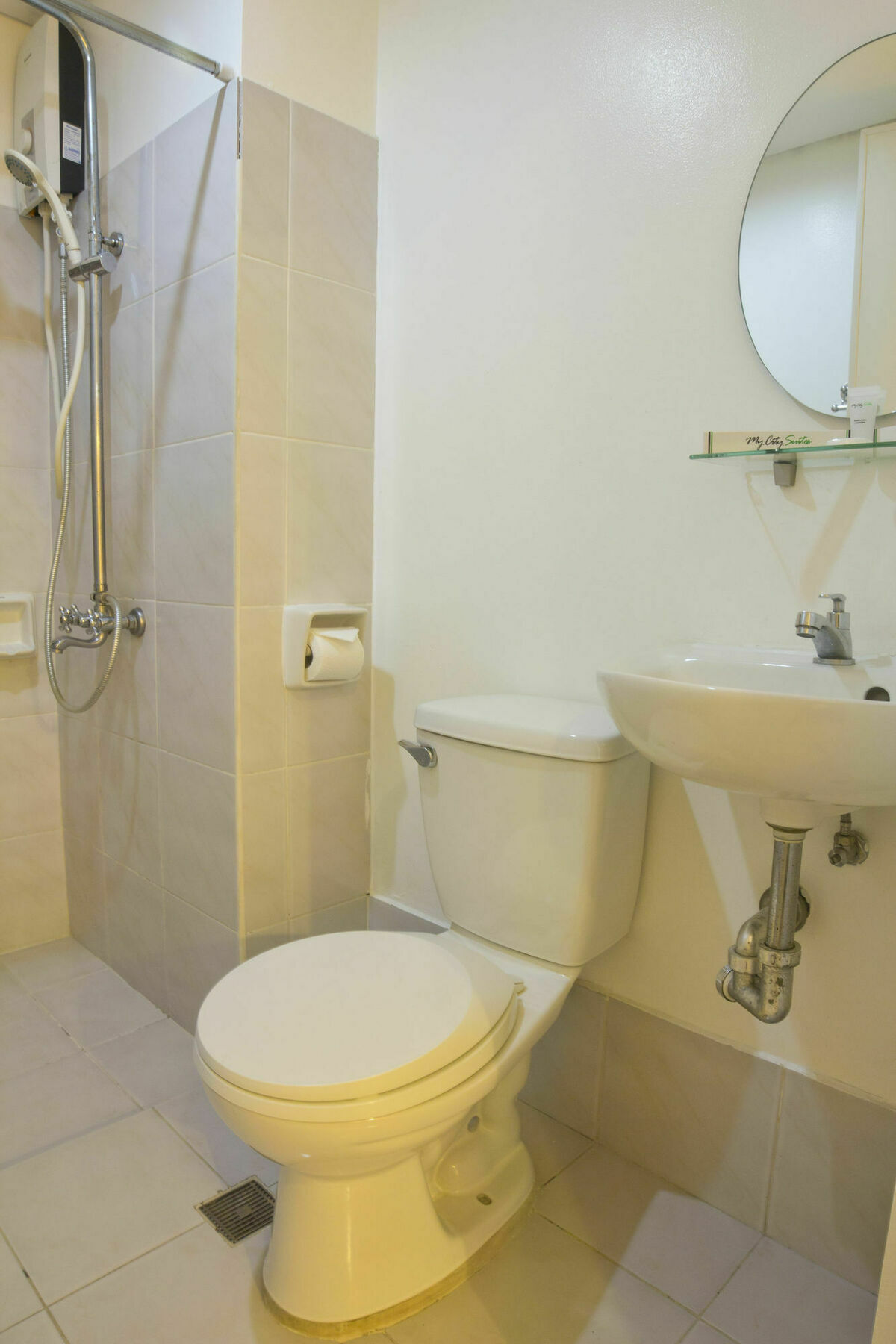 Oyo 893 Dian Suites Makati Manille Extérieur photo