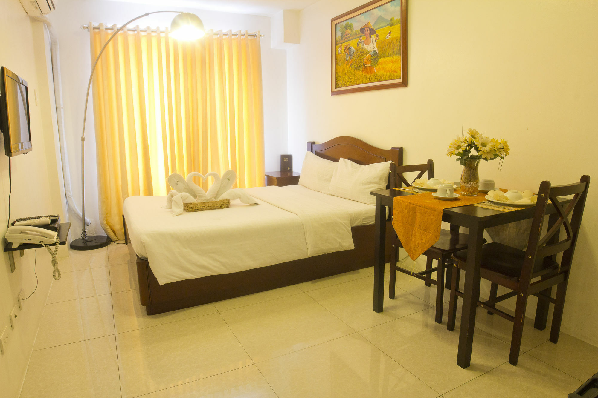 Oyo 893 Dian Suites Makati Manille Extérieur photo