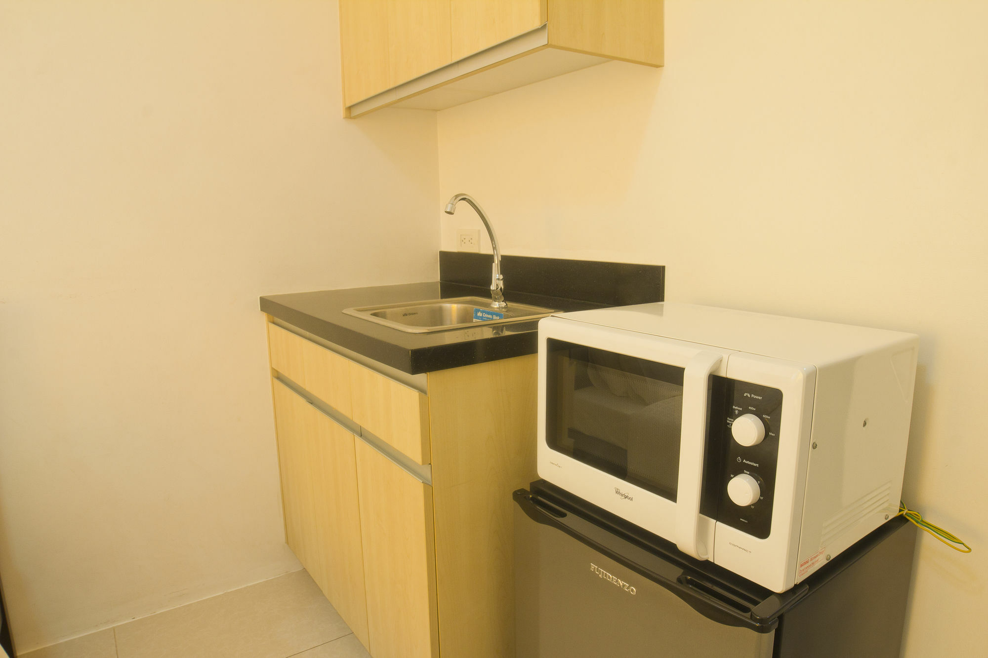 Oyo 893 Dian Suites Makati Manille Extérieur photo