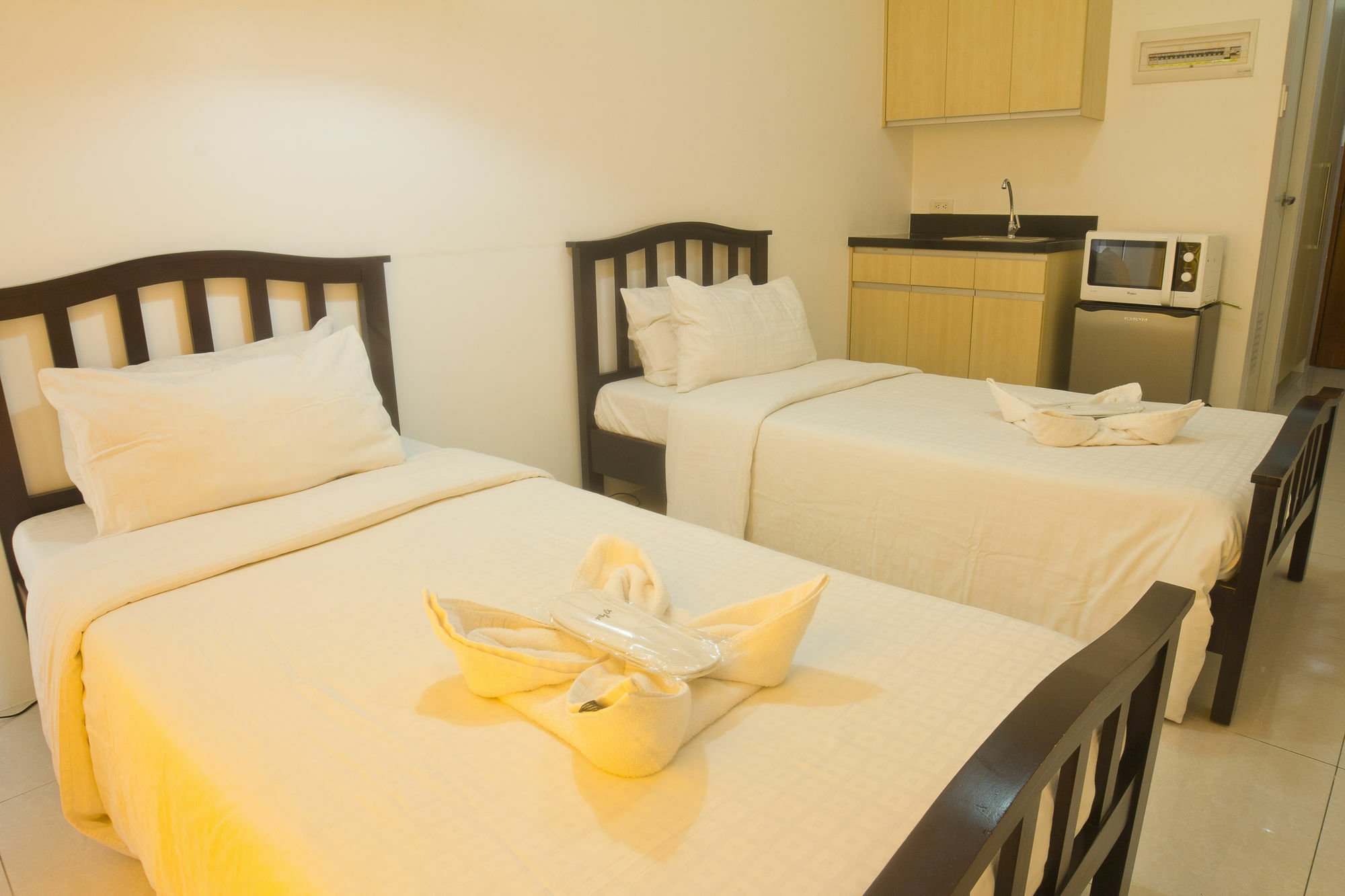 Oyo 893 Dian Suites Makati Manille Extérieur photo